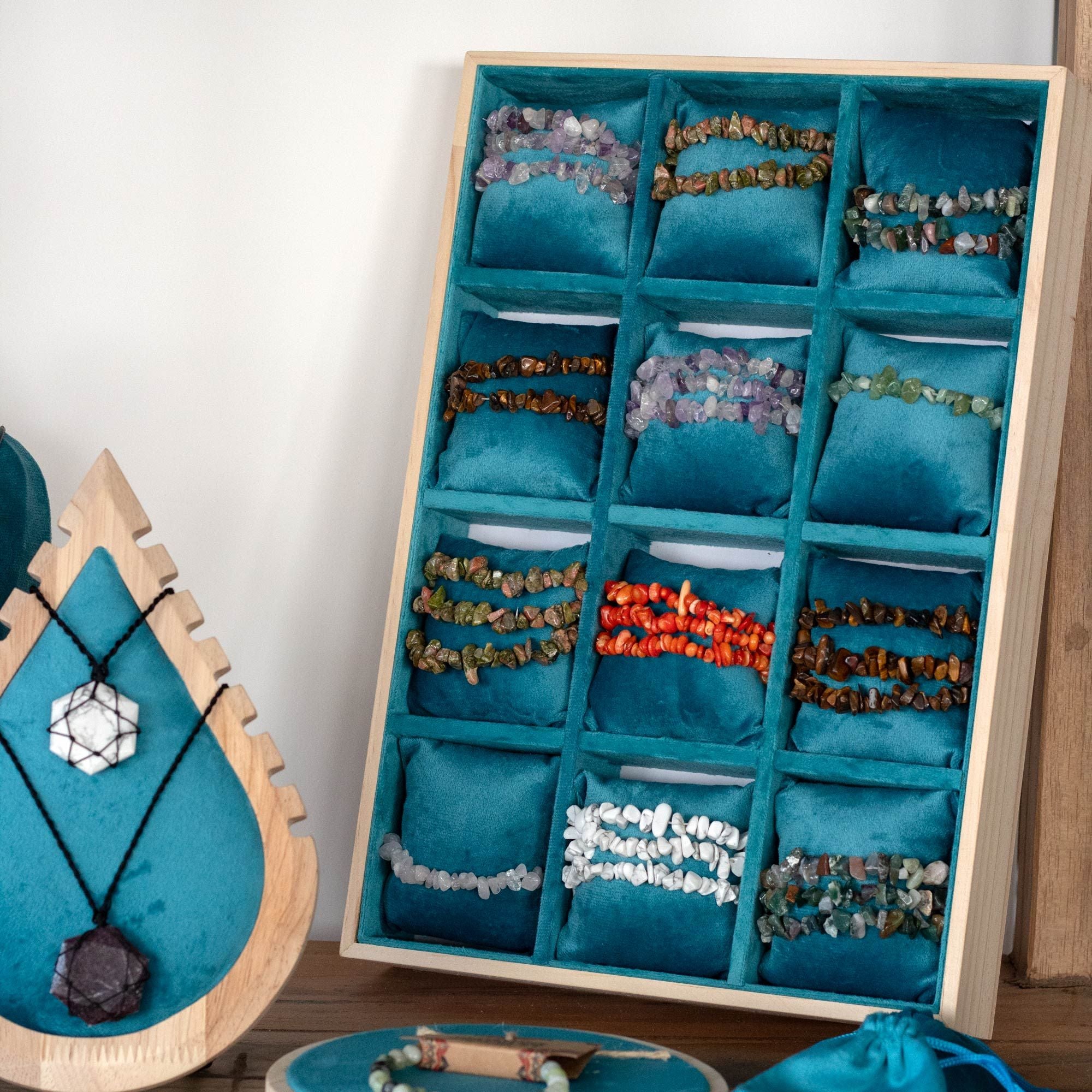 Tavă de expunere cu douăsprezece compartimente și pernițe