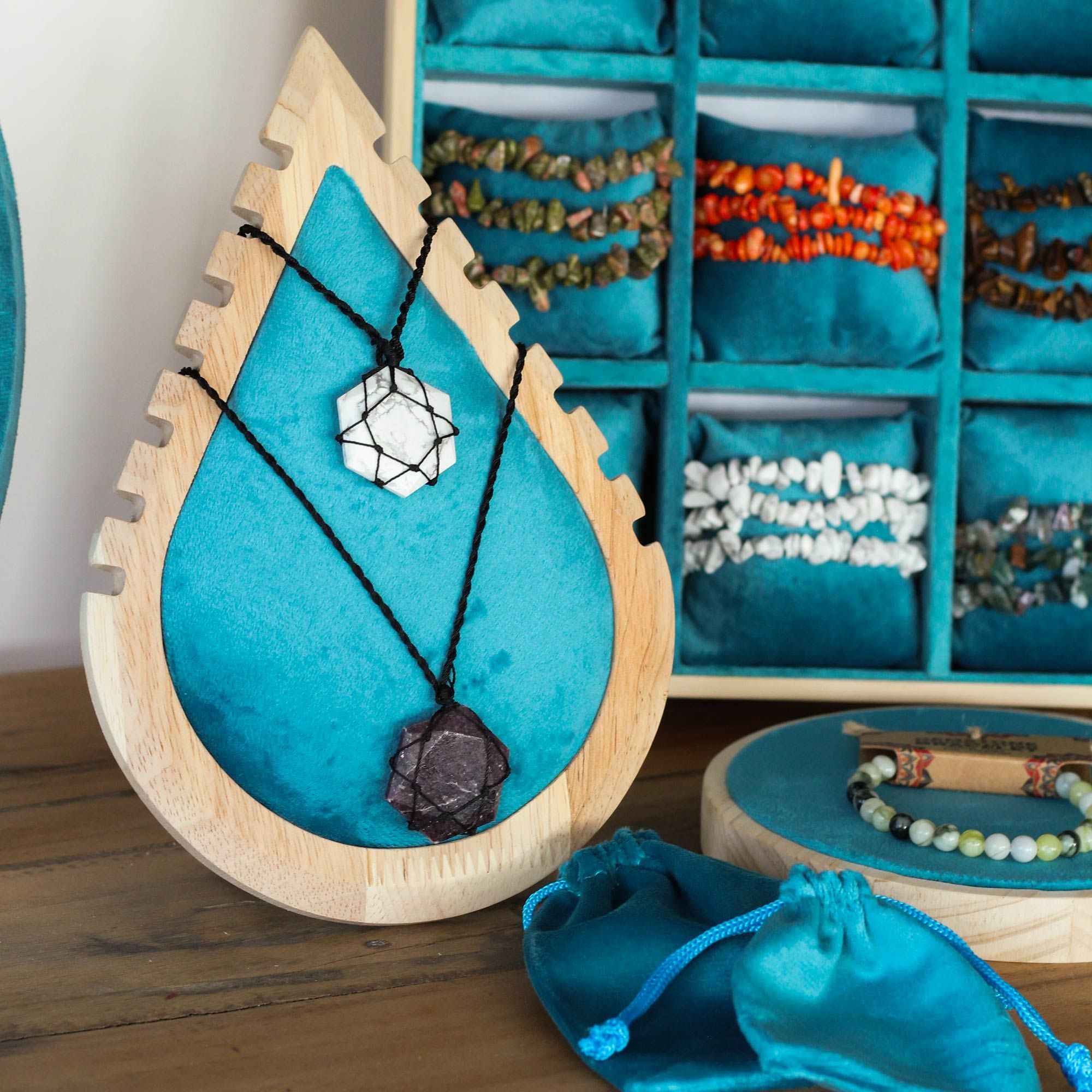 Small Teardrop Necklace Display  19x13cm