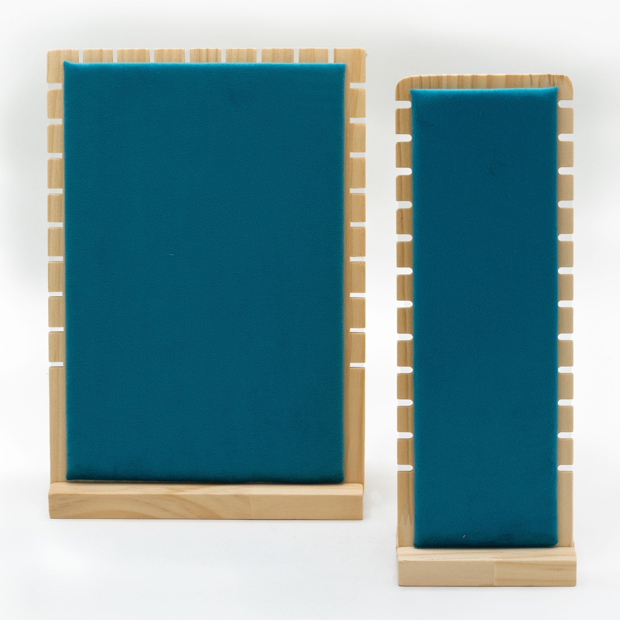 Suport înalt plat pentru expunerea colierelor 28x10x10cm